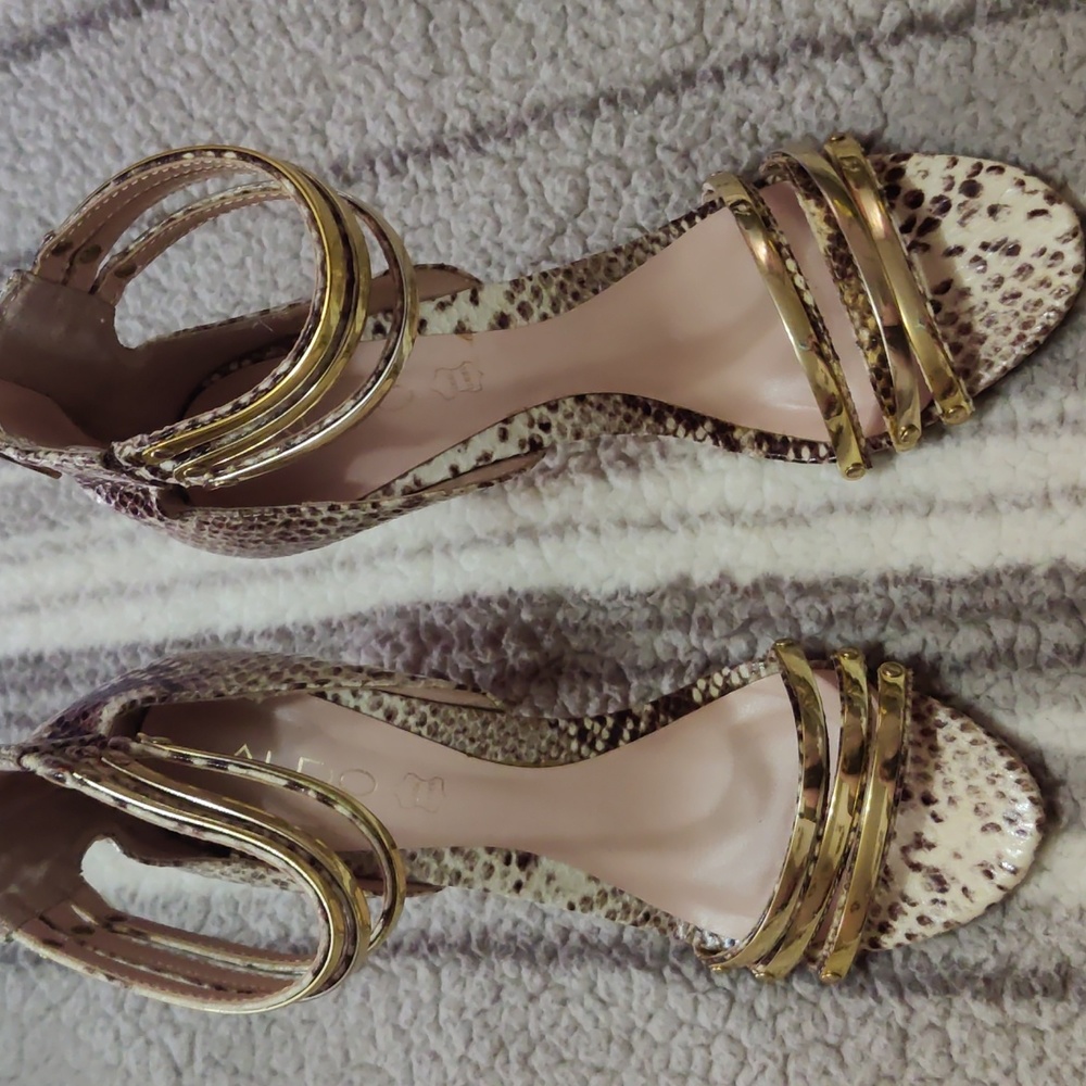 Aldo Snakeskin and gold heels